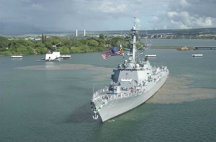 Trong đó, tàu USS Chung-Hoon (DDG-93) thuộc lớp Arleigh Burke trang bị hệ thống chiến đấu Aegis tiên tiến của Hải quân Mỹ.